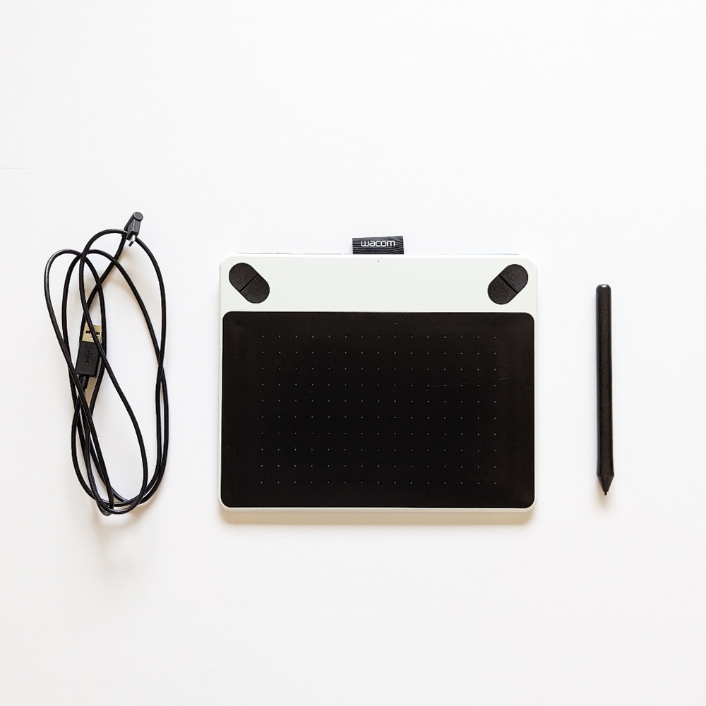 Wacom Intuos Tablet for Drawing, Writing, Design - Picture 2 of 16